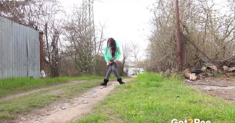 Got 2 Pee invites you to browse their free pictures with Mistika in watersport fantasy