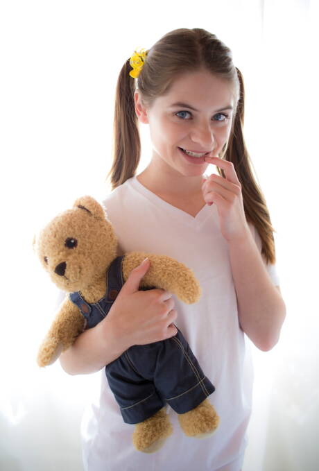 Evil Angel invites you to browse their free pics with Alice March and John Strong unveiling perfect shape