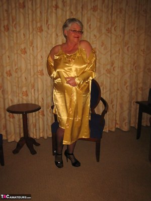 TAC Amateurs are excited to present you with a picture gallery showcasing Girdle Goddess xxx gallery 272574