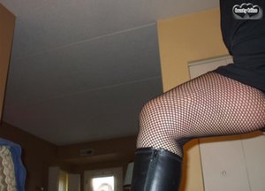 TAC Amateurs are proud to present you with a free pictures featuring Busty Bliss in jerking some dick