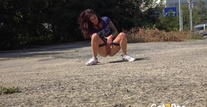 Got 2 Pee pleased to share with you a free photo gallery with Ali Bordeaux in watersport session